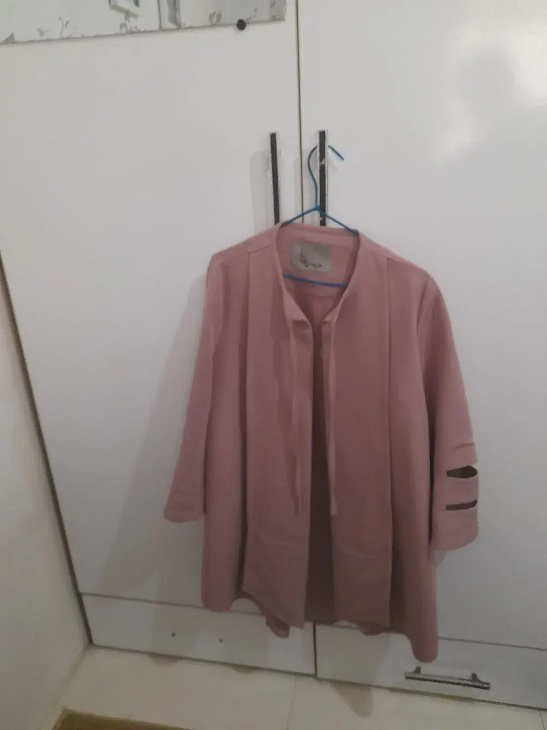 لباس رایگان|لباس|آستانه اشرفیه, |دیوار