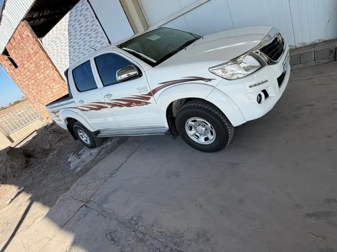 هایلوکس‌ ۲۰۱۴|خودرو سواری و وانت|کرمان, |دیوار