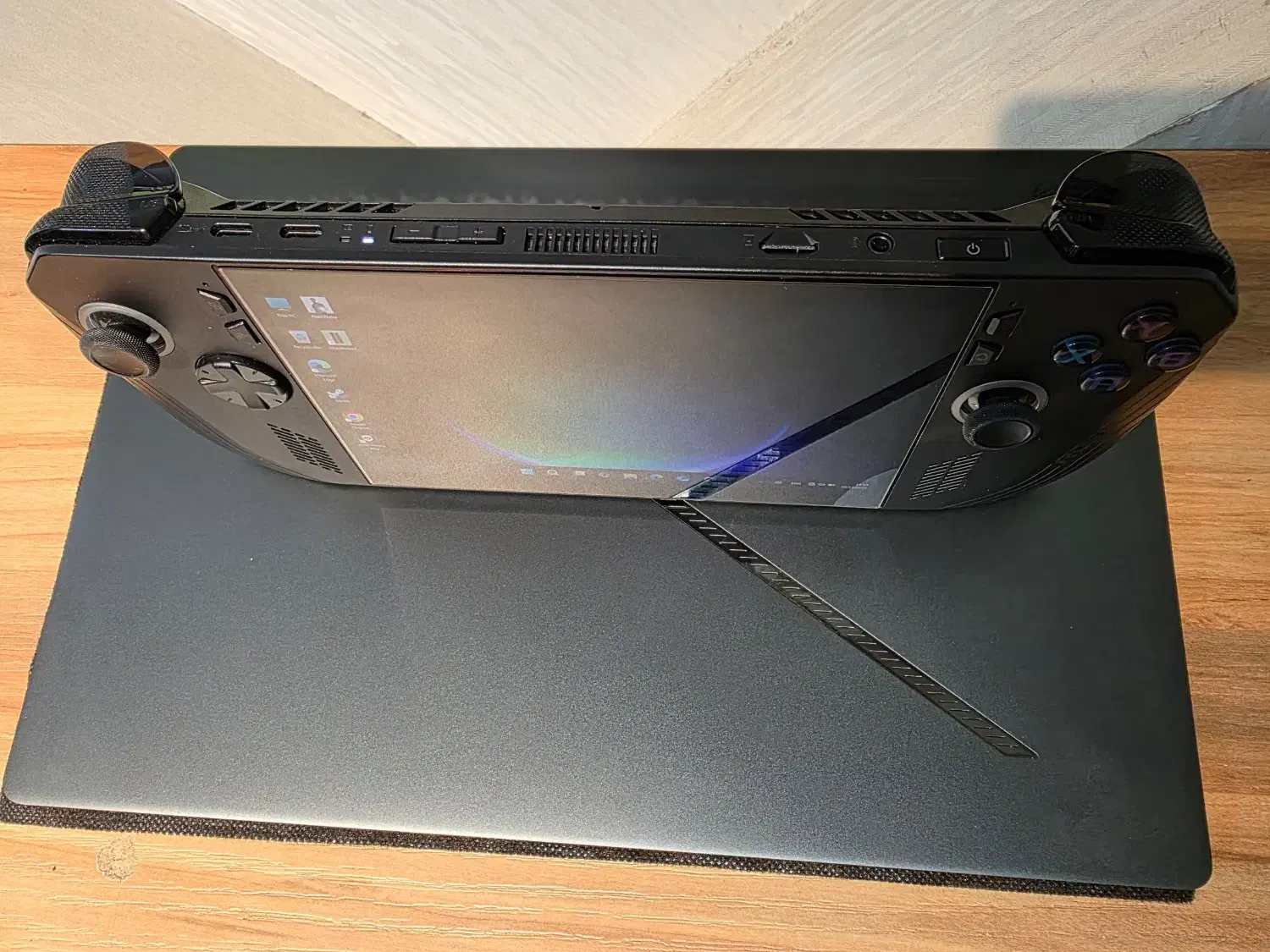 کنسول دستی ASUS ROG Ally X هیولای پرتابل ۲ ترابایت|کنسول، بازی ویدئویی و آنلاین|شیراز, معالیآباد|دیوار