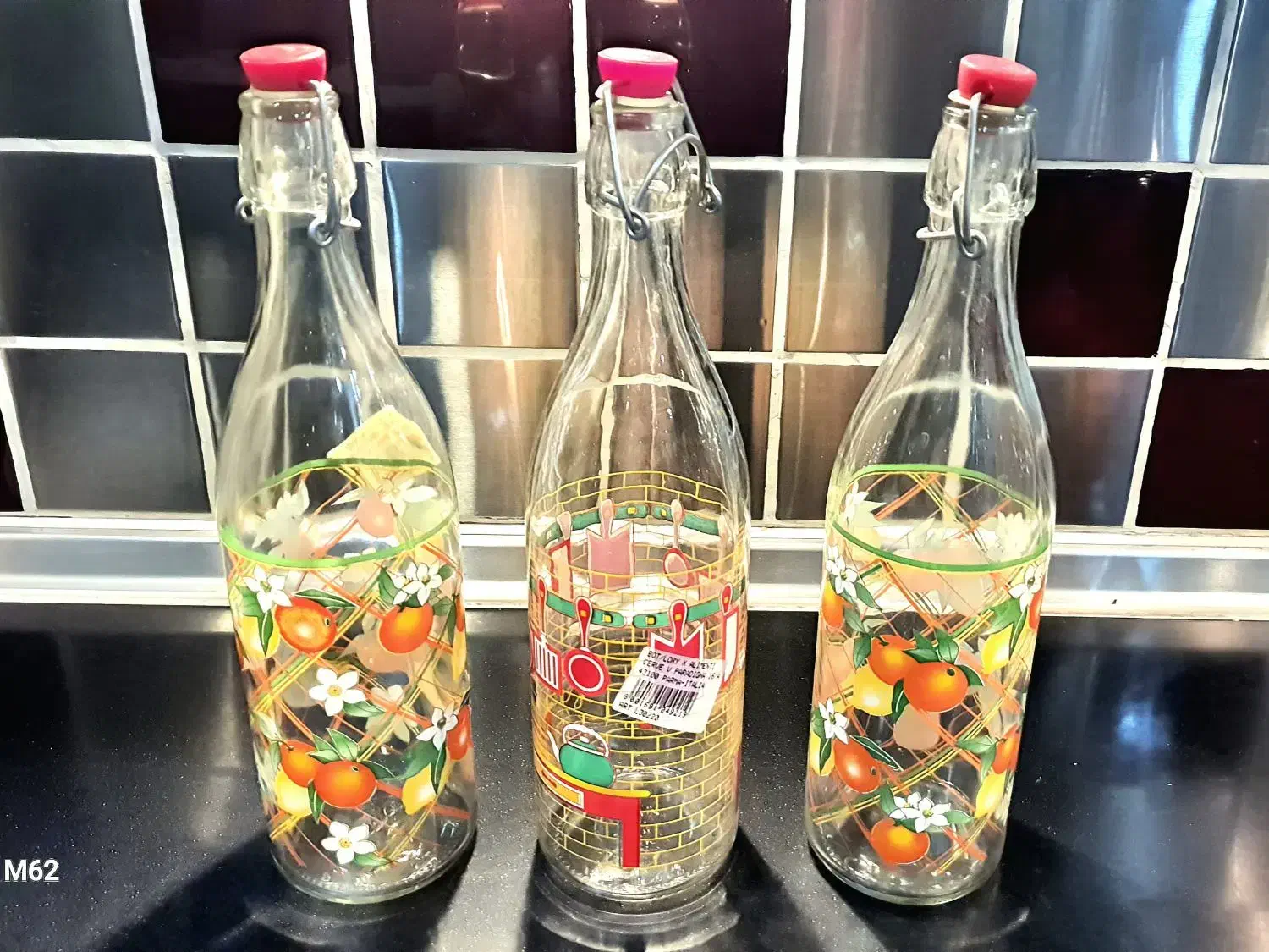 بطری طرح دار CERVE ایتالیا ۱۹۹۵ میلادی|ظروف نگهدارنده، پلاستیکی، یک‌بارمصرف|تهران, مجیدیه|دیوار