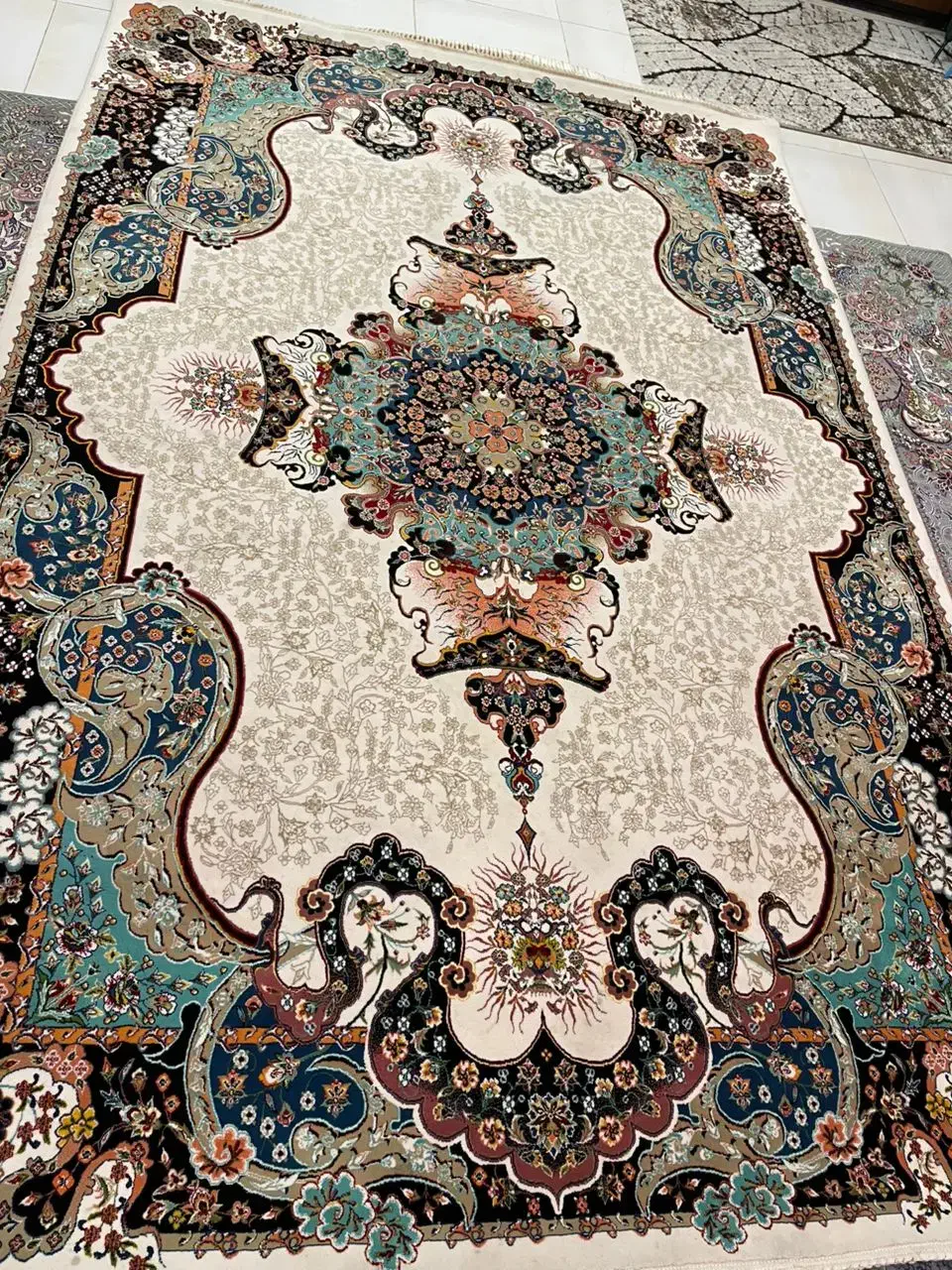 فرش ۷۰۰ شانه ماشینی|فرش|رشت, نخودچر|دیوار