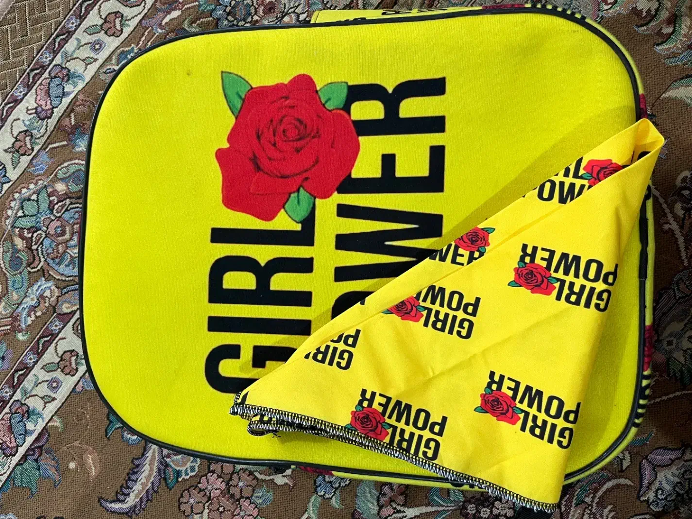 کوله پشتی و دستمال سر ست|کیف، کفش، کمربند|قدس, شهر‌قدس|دیوار