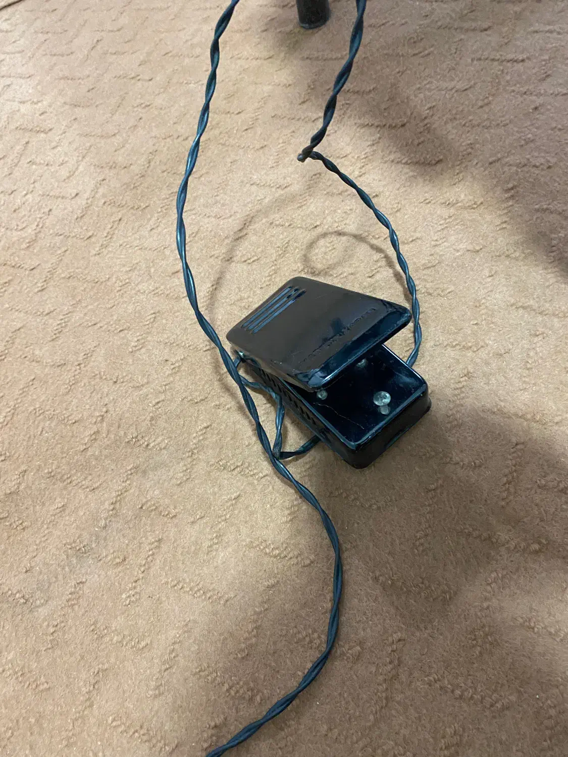 چرخ خیاطی|چرخ خیاطی و ریسندگی|ثلاث باباجانی, |دیوار