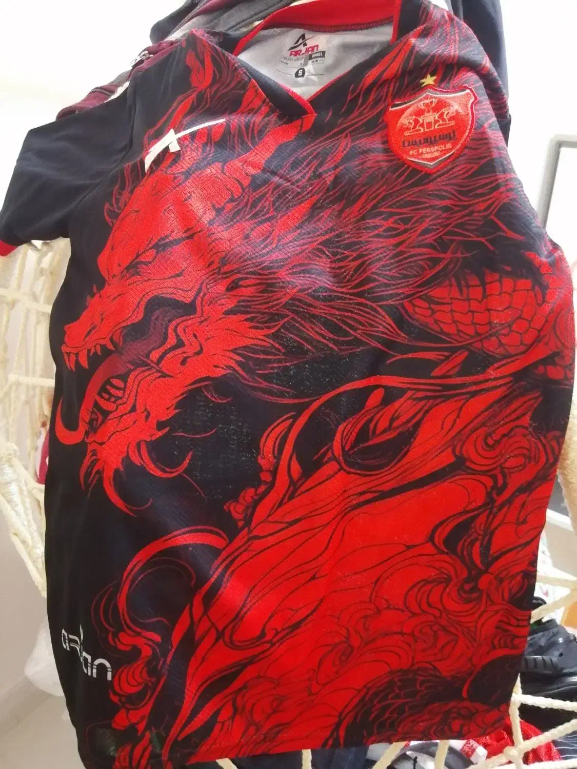 فروش کیت خاص و متفاوت پرسپولیس سفارشی با طرح اژدها|تجهیزات ورزشی|شیراز, عفیف‌آباد|دیوار