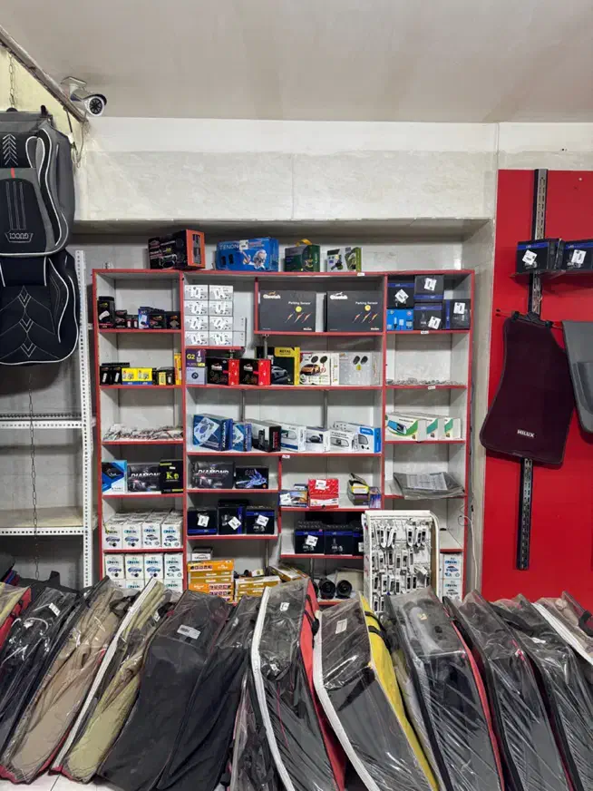 قفسه|کتابخانه، شلف، قفسه‌های دیواری|قدس, شهر‌قدس|دیوار