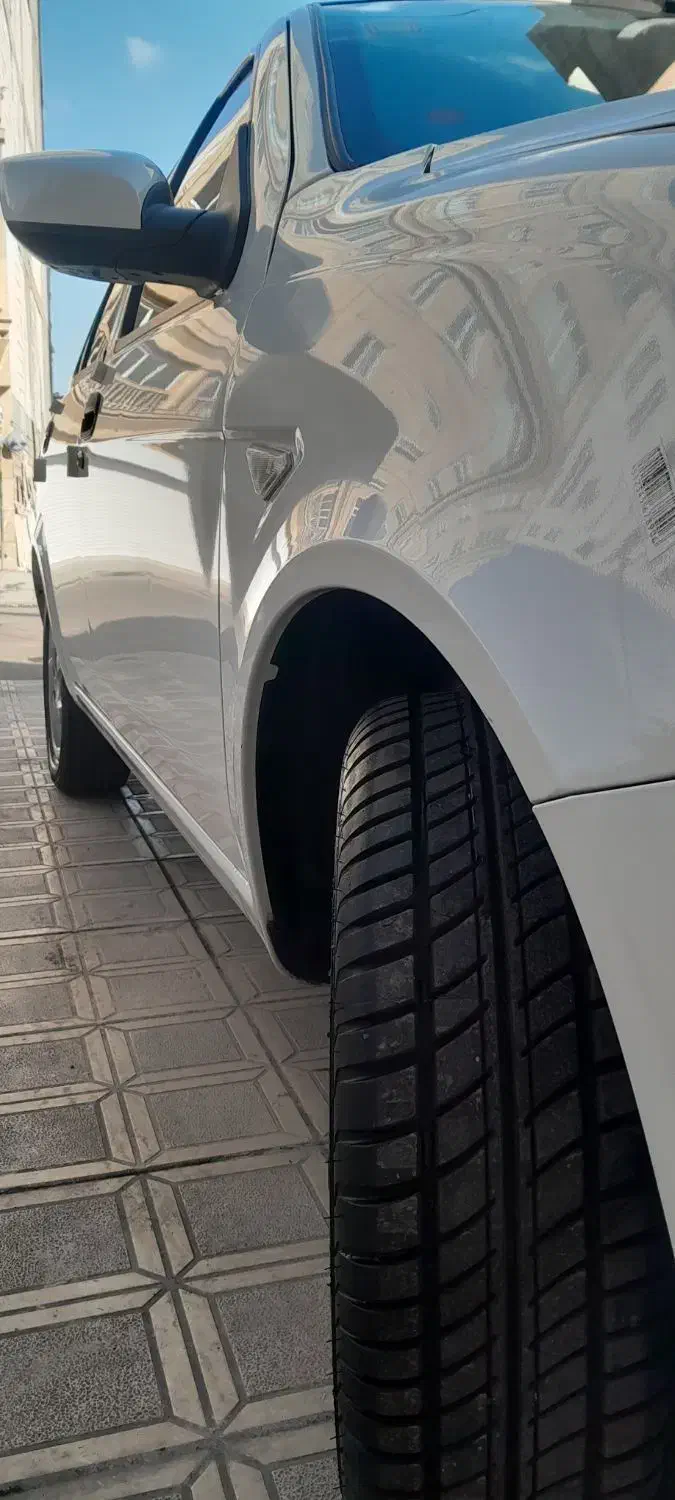 ساینا دوگانه ۹۹ مانیتور دار|خودرو سواری و وانت|اردبیل, |دیوار