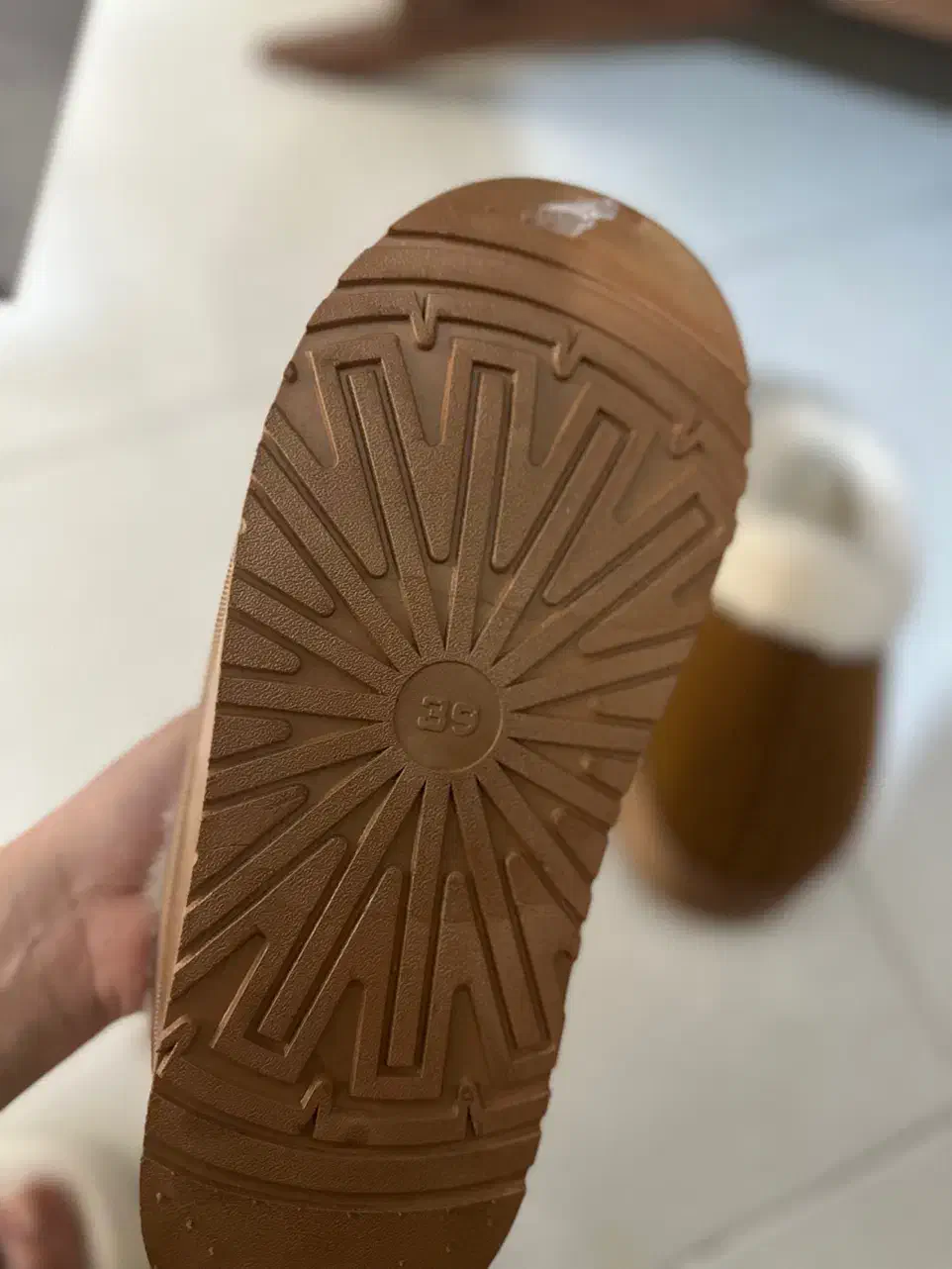 تعدادی کفش نو و تمیز|کیف، کفش، کمربند|قم, دانش|دیوار