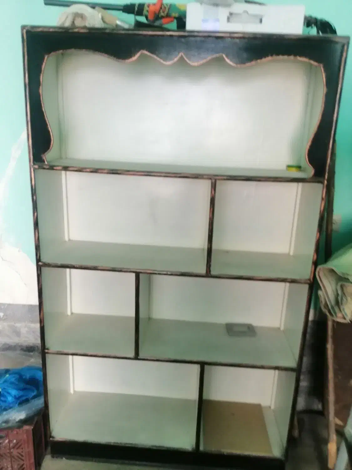 قفسه و جاکتابی|کتابخانه، شلف، قفسههای دیواری|فولادشهر, مسکن مهر فولادشهر|دیوار