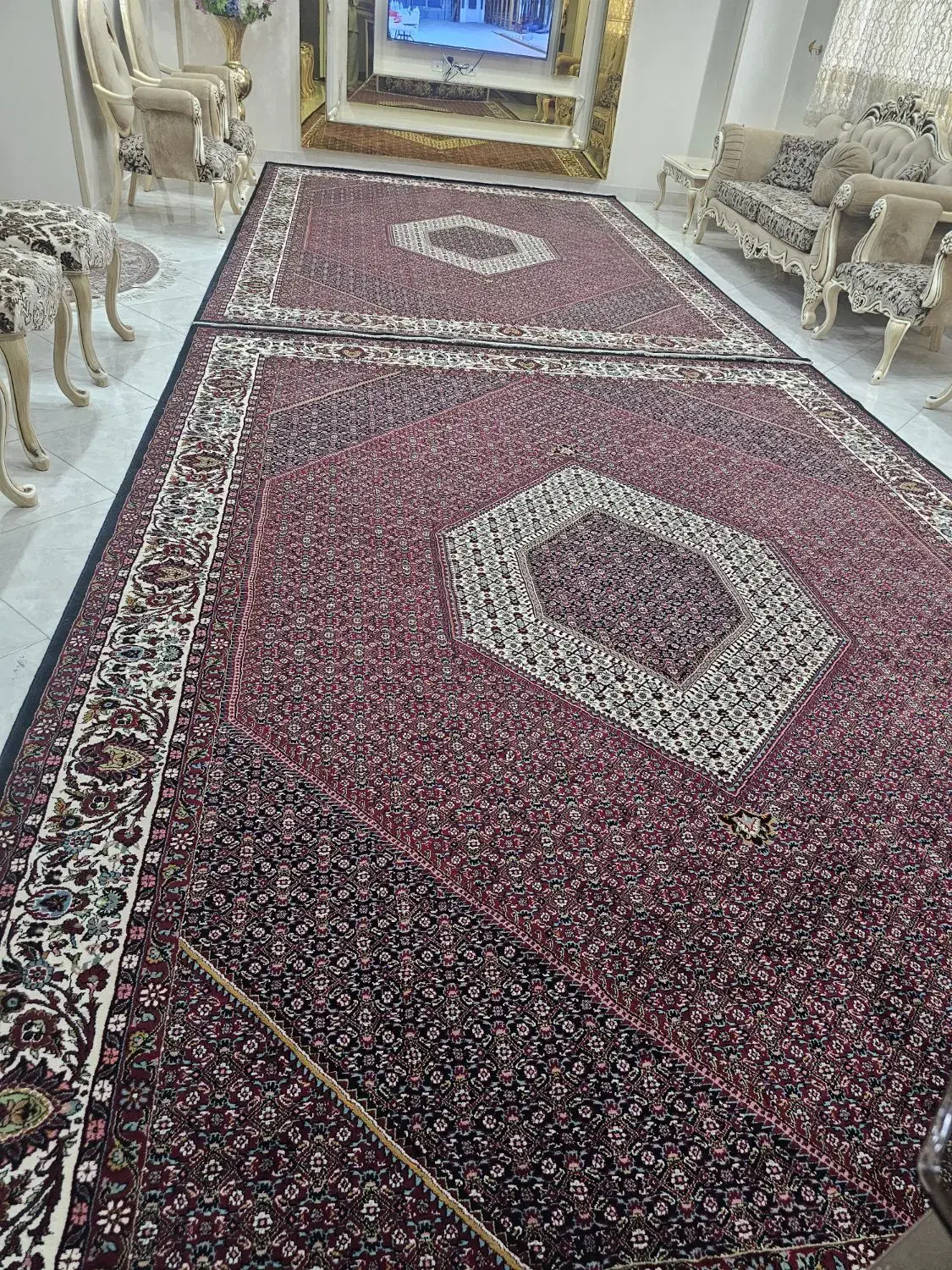 فرش|فرش|ری, سیزده آبان|دیوار