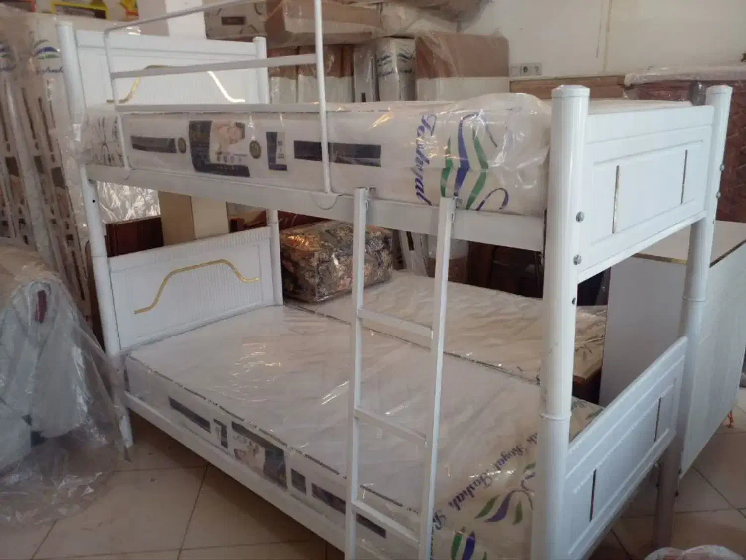 تختخواب  دو در ۲ طبقه|تخت و سرویس خواب|قم, شاه ابراهیم|دیوار