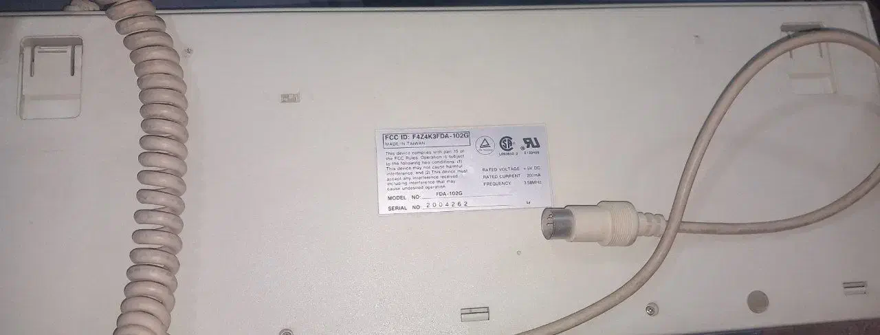 صفحه کلید و کیبورد قدیمی کامپیوتر|قطعات و لوازم جانبی رایانه|یزد, |دیوار