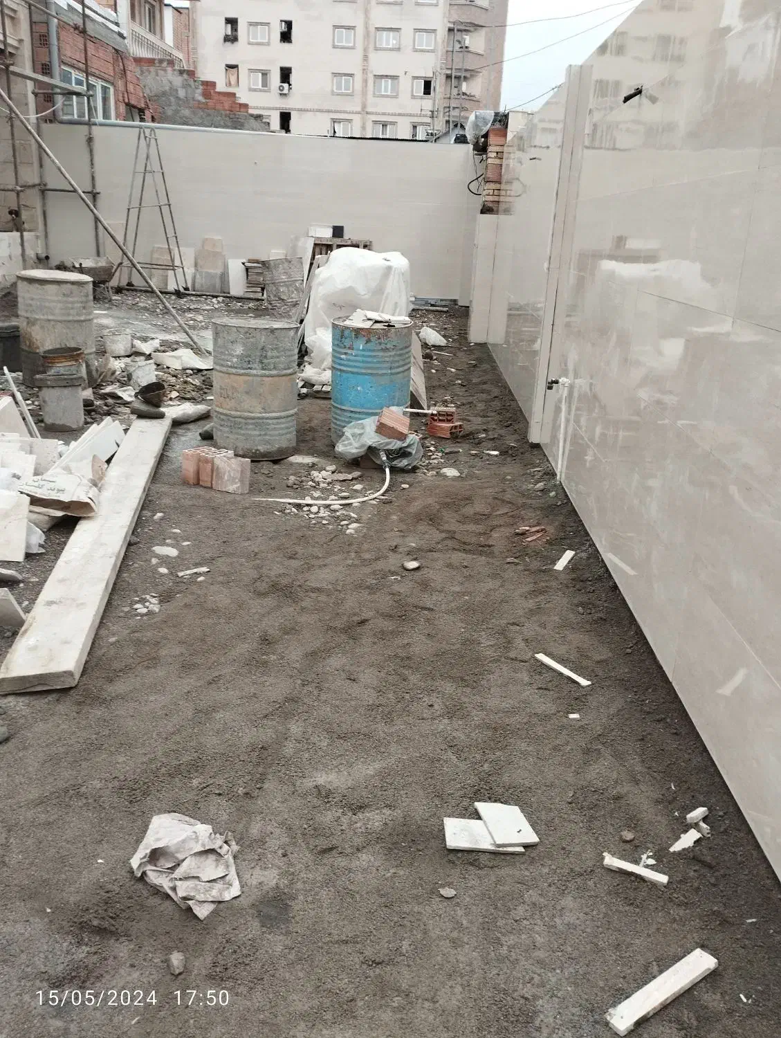 سرامیک کاری پذیرفته میشود.|خدمات پیشه و مهارت|پیشوا, |دیوار