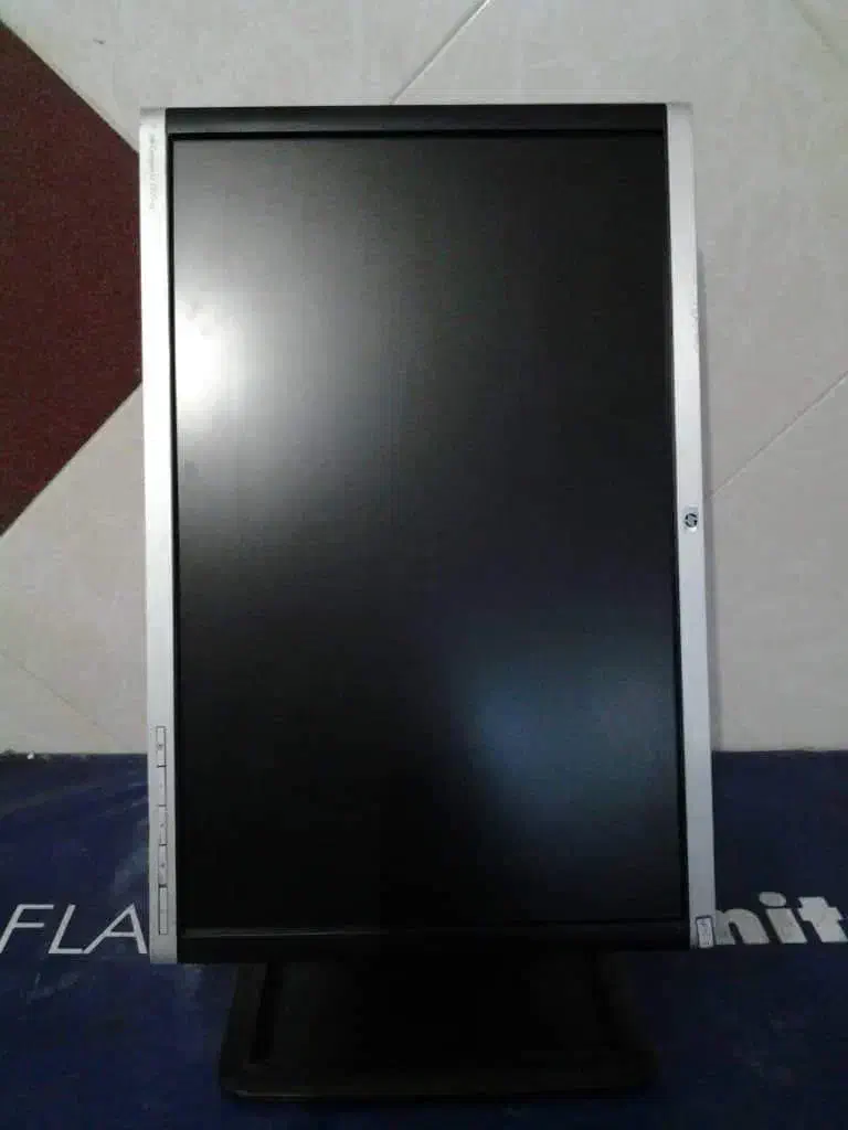 مانیتور 22درحدنواچ پی(فول پورت صفحه مانیتور چرخشی)|قطعات و لوازم جانبی رایانه|اراک, |دیوار