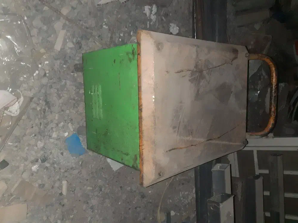 جوش قدیمی|کلکسیون اشیاء عتیقه|بیرجند, |دیوار