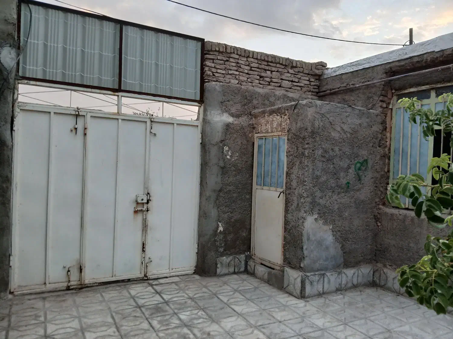 حیاط دار|اجارهٔ خانه و ویلا|سبزوار, مدرس|دیوار