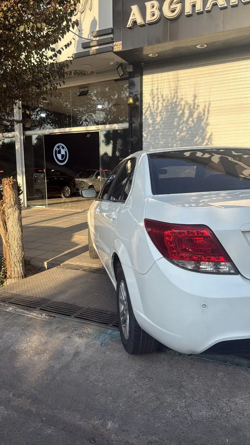 دنا مدل ۱۴۰۰سفید دنده|خودرو سواری و وانت|یزد, |دیوار