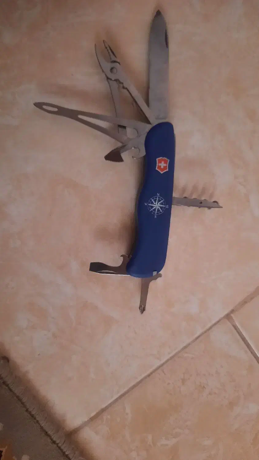 چاقوی چند کاره ویکتورینوکس|کوهنوردی و کمپینگ|کاشان, عربها|دیوار