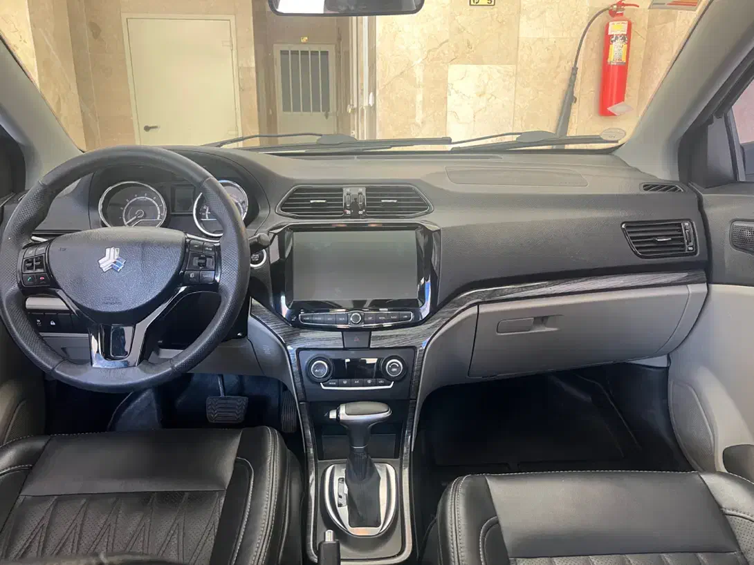 شاهین اتومات مدل ۴۰۳باسانروف|خودرو سواری و وانت|قم, شهرک امام حسین|دیوار