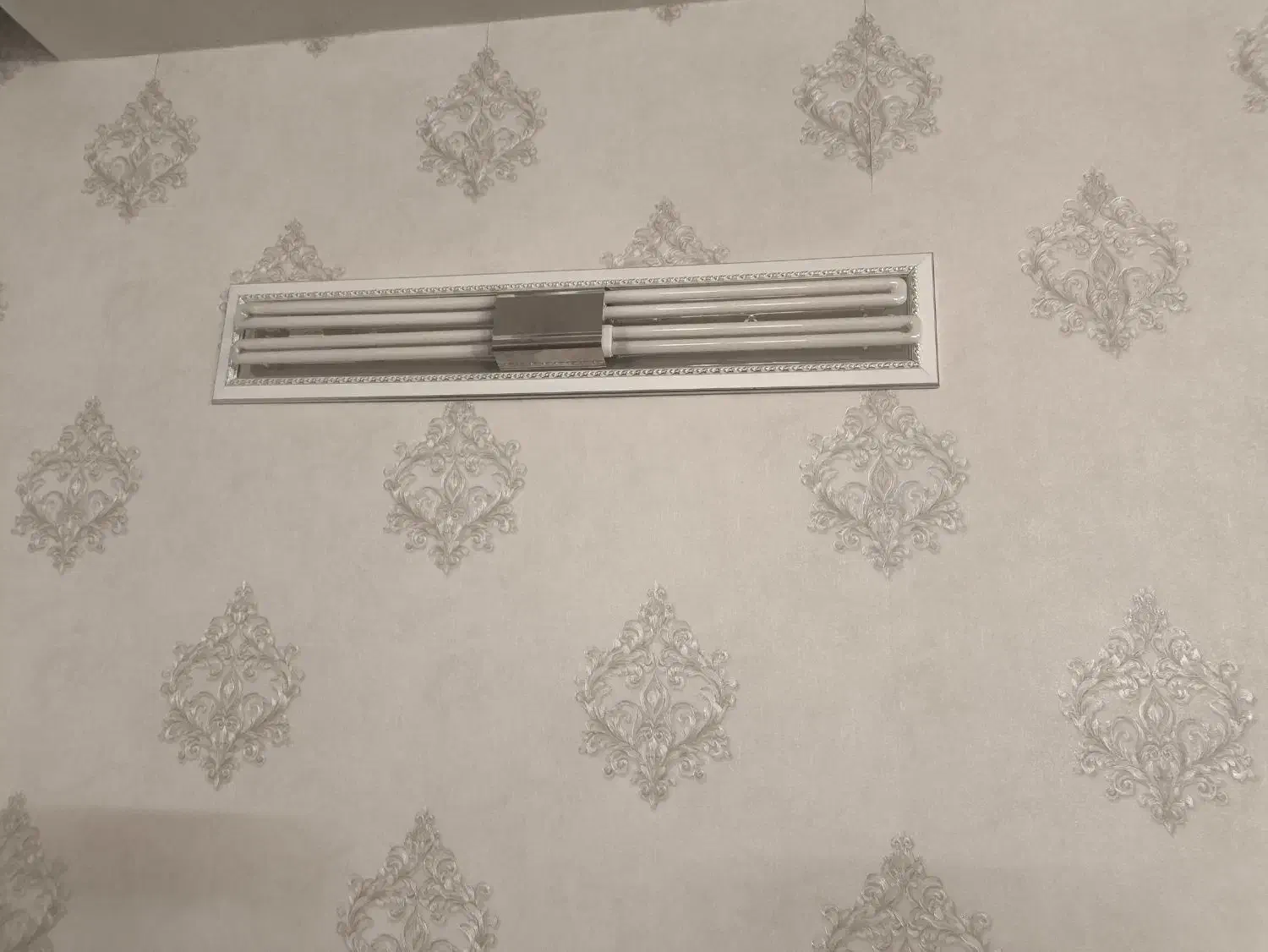 مهتابی و لوستر|لوستر و چراغ آویز|اصفهان, ملاصدرا|دیوار