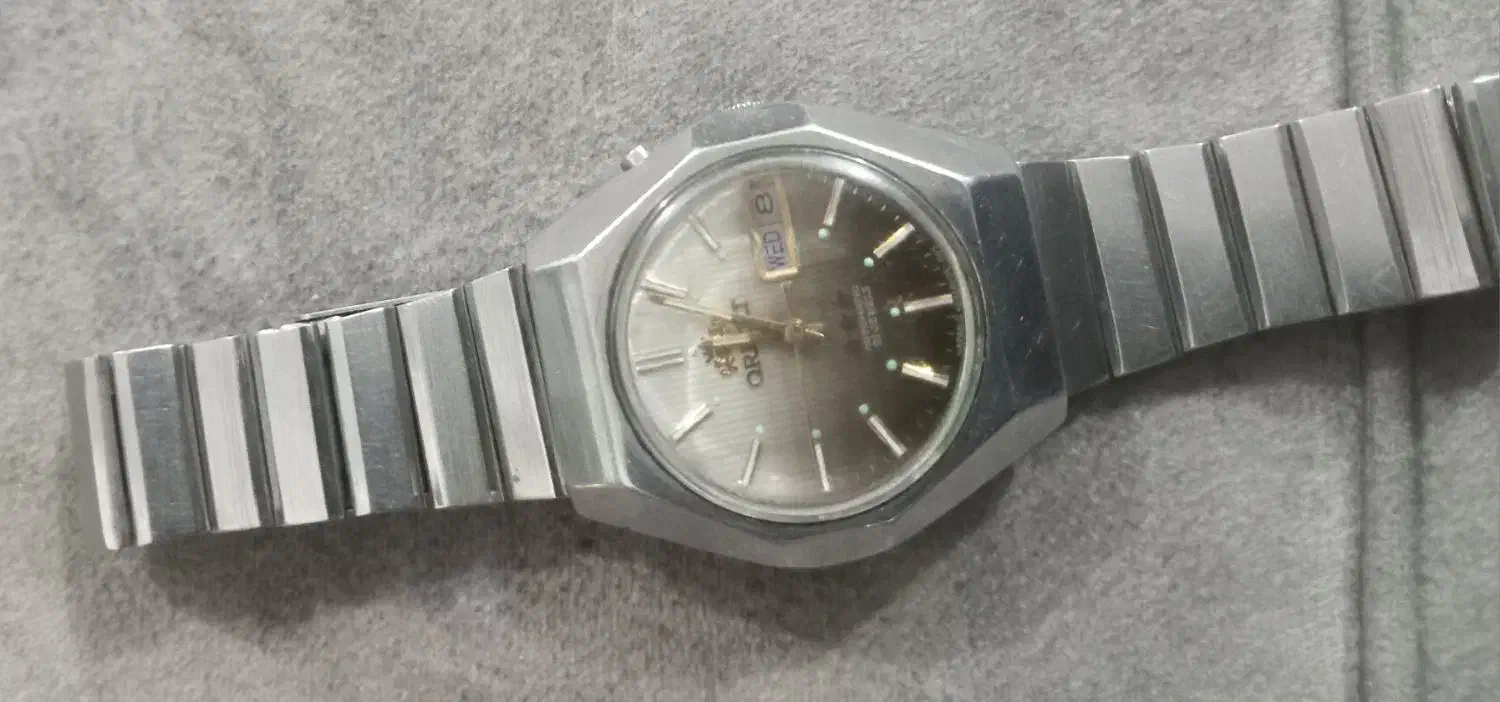 ساعت مچی|ساعت|نجف‌آباد, حومه نجف آباد|دیوار