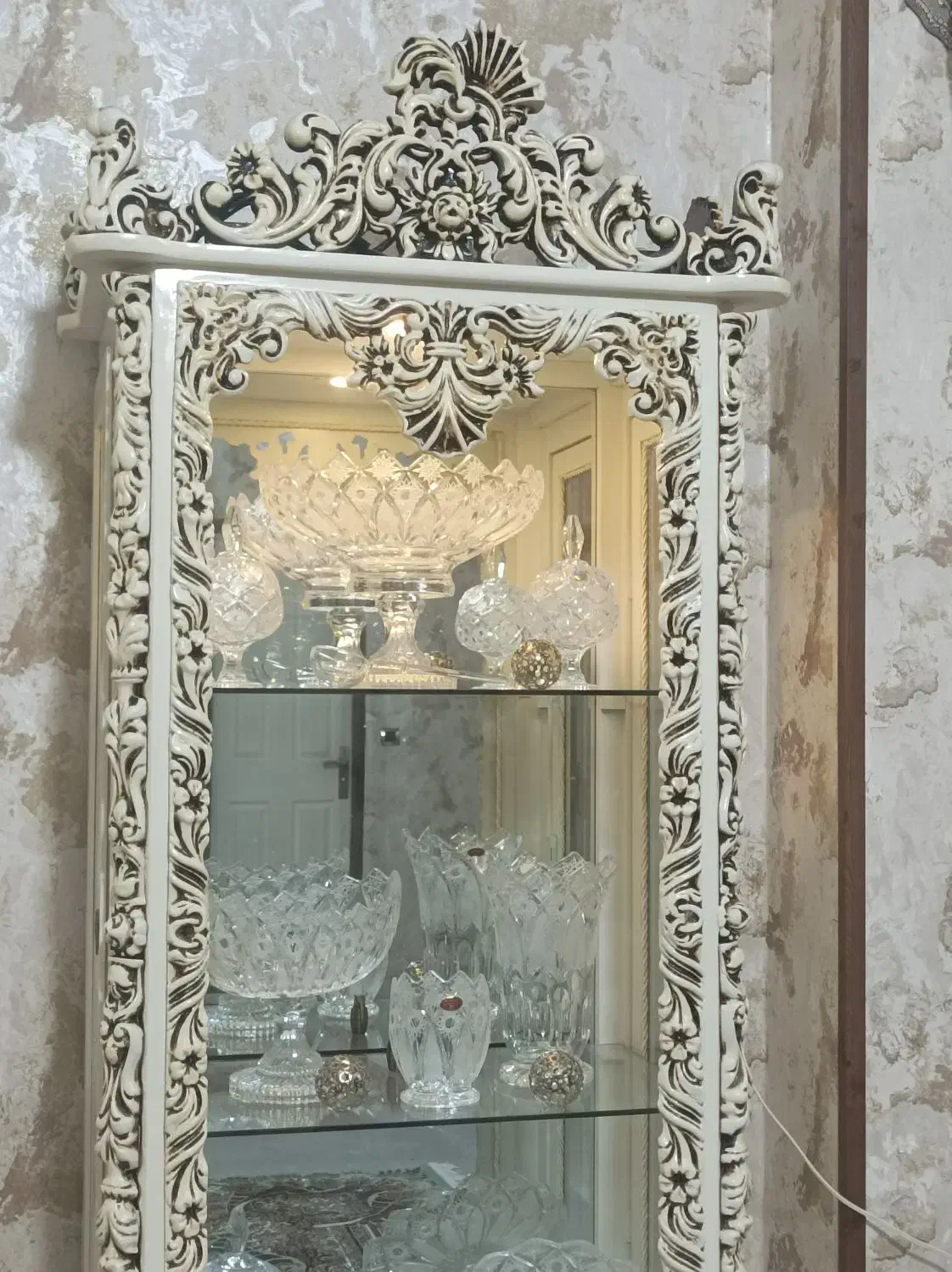 بوفه تمام چوب رنگ صدفی|بوفه، ویترین، کنسول|ارومیه, |دیوار