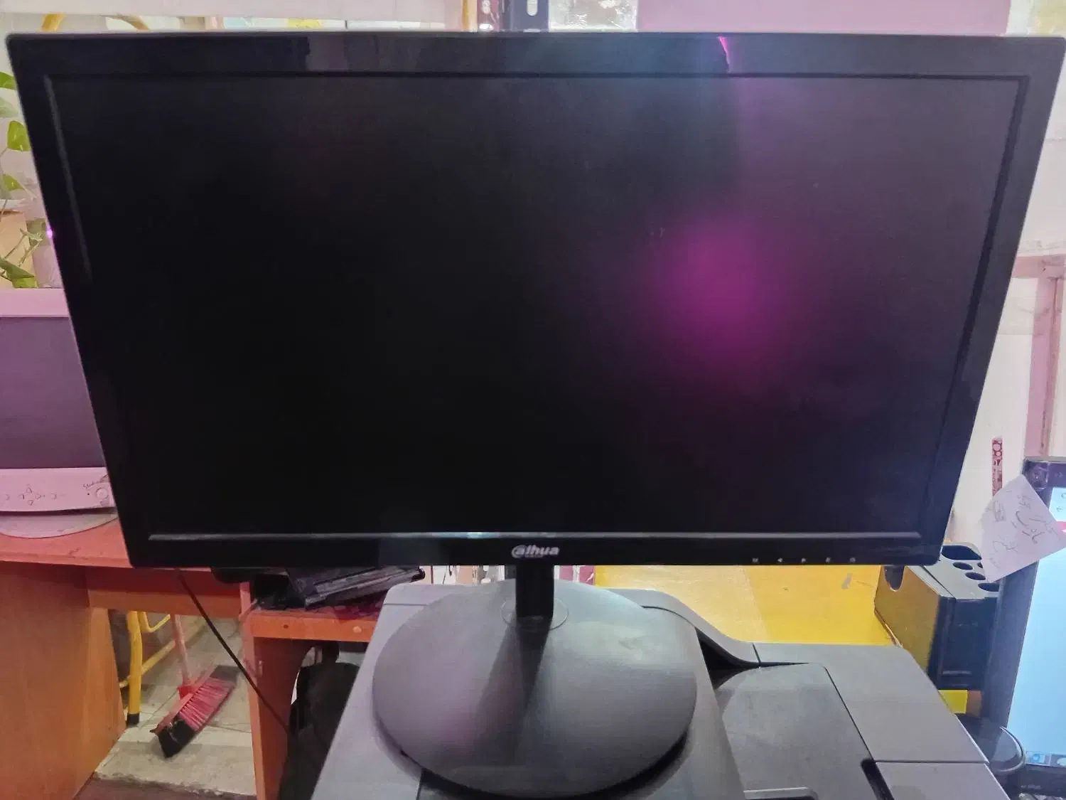 مانیتور ۱۹ led|قطعات و لوازم جانبی رایانه|رشت, شهرک الغدیر|دیوار