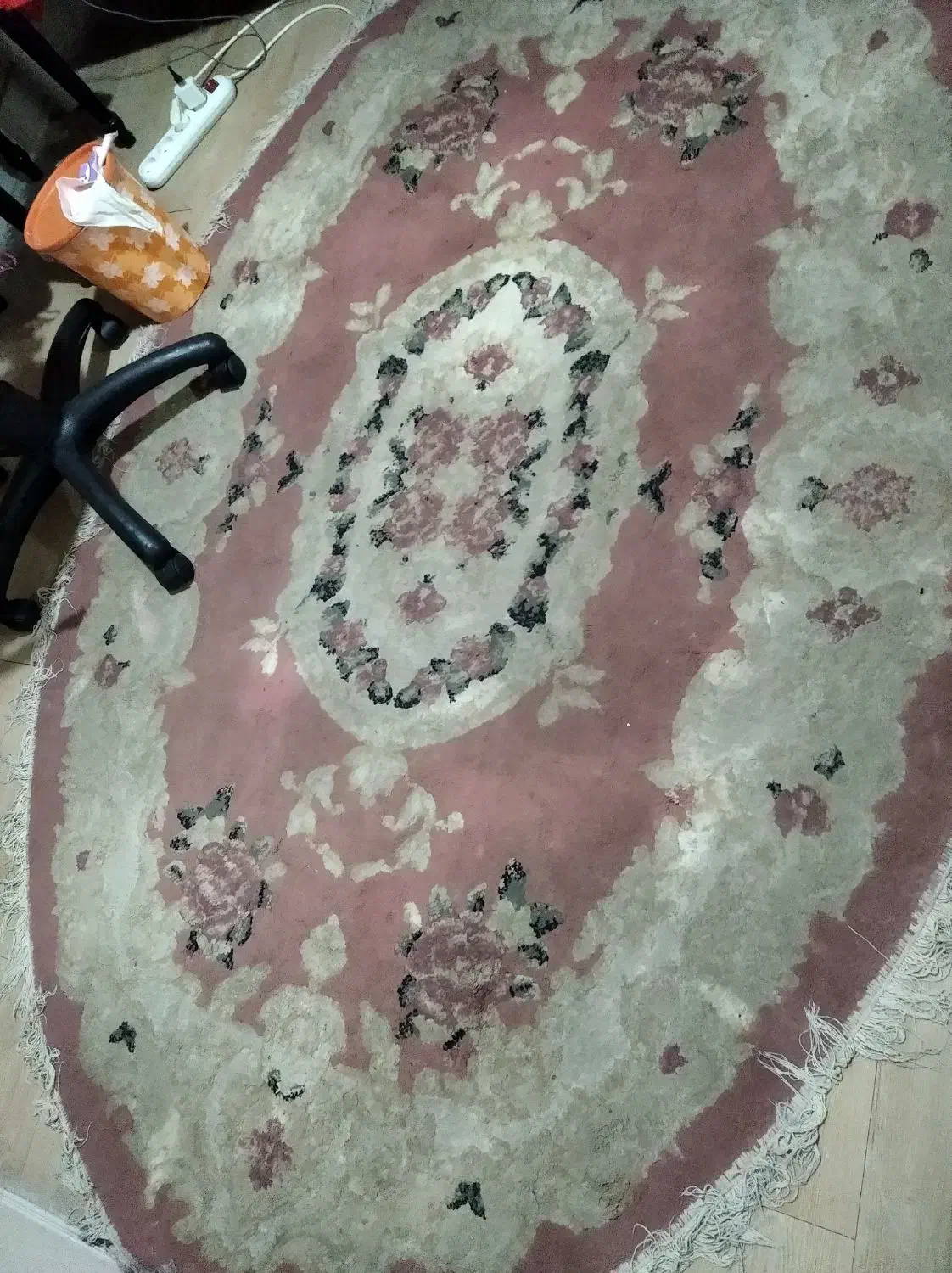 فرش بیضی کویر سالم نیاز به شستشو داره|فرش|تهران, صادقیه|دیوار