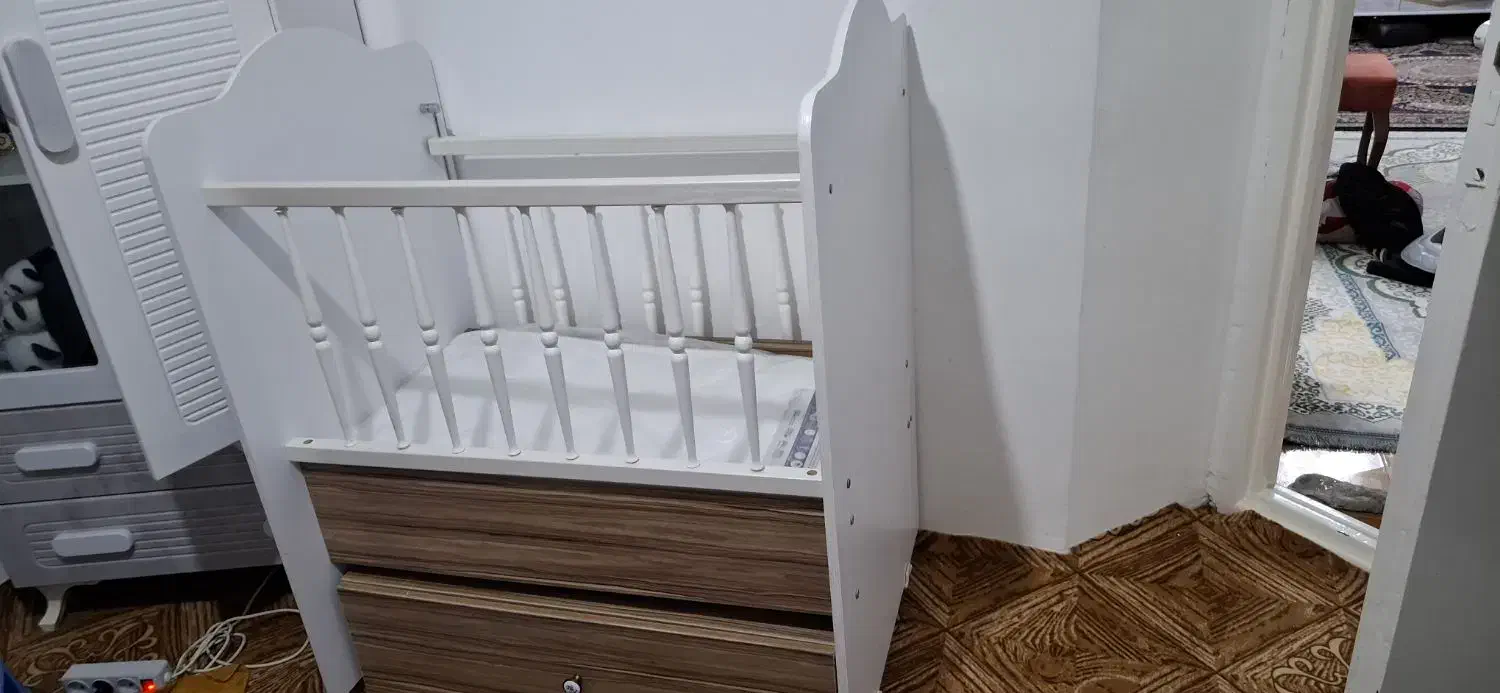 تخت گهواره ای کنار مادر نو تا،6 سال و تشک بازی و..|تخت و سرویس خواب|بندر انزلی, ساحل قو|دیوار