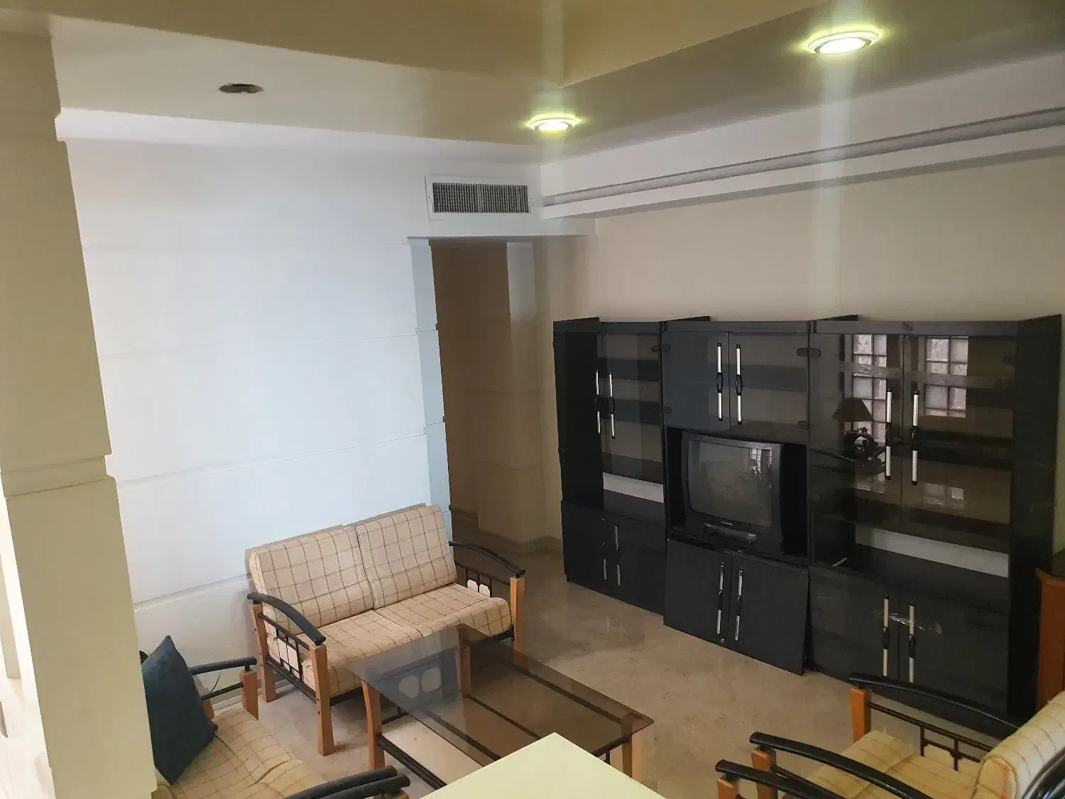 ویترین دکوری مشکی سه تیکه همراه با تلویزیون|بوفه، ویترین، کنسول|تهران, والفجر|دیوار