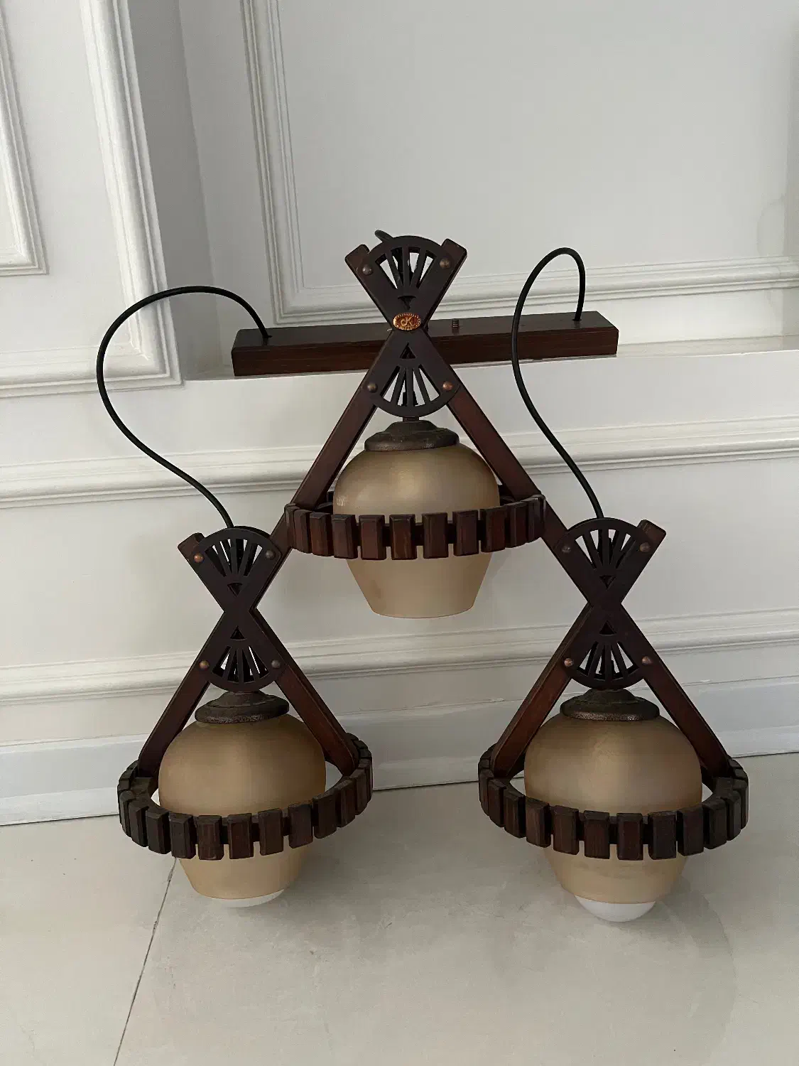 لوستر|لوستر و چراغ آویز|اصفهان, باغ دریاچه|دیوار