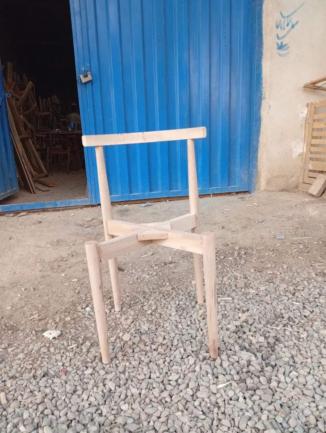 صندلی نوبل|صندلی و نیمکت|رباط‌کریم, وهن آباد|دیوار