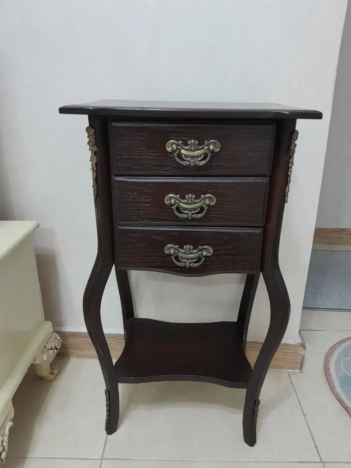 میز تلفن|میز تلفن|رشت, استقامت ۱|دیوار