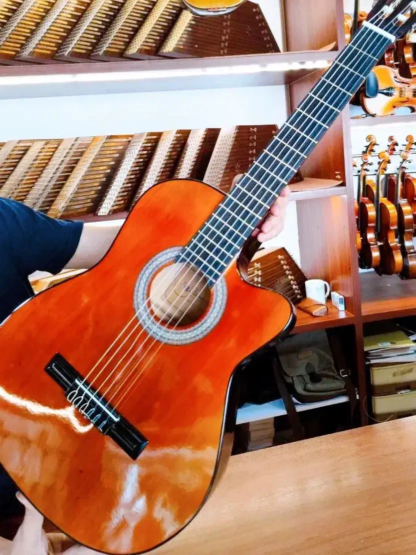 گیتار یاماها والنسیا c40 تک و عمده|گیتار، بیس، امپلیفایر|تهران, صادقیه|دیوار