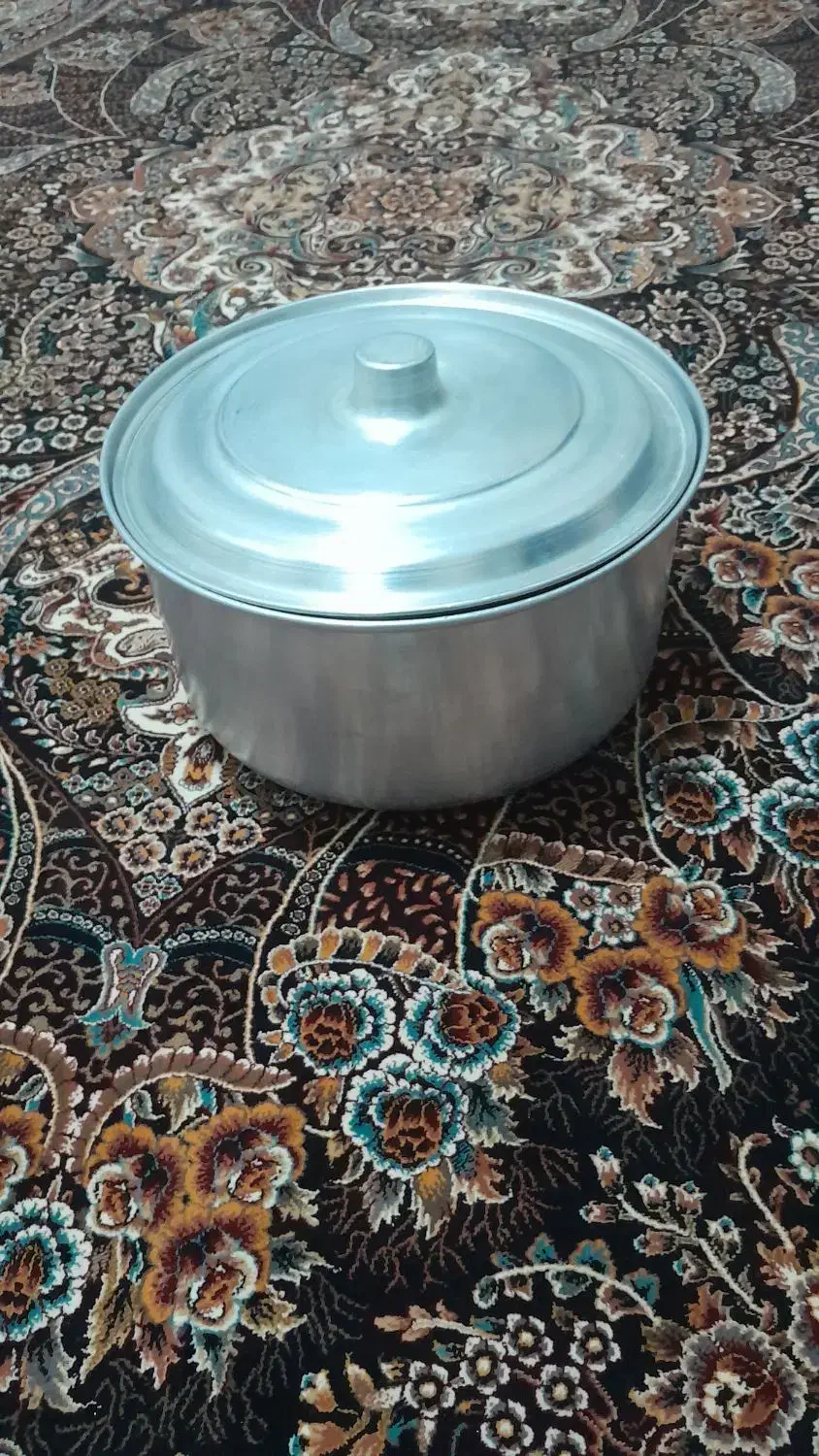 قابلمه|ظروف پختوپز|خنج, |دیوار