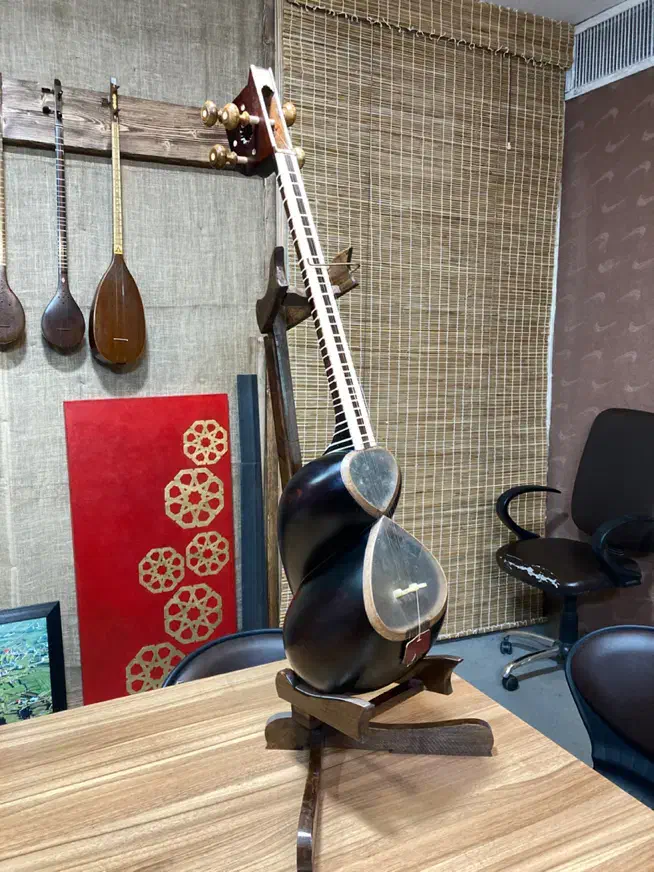 تار صادقی|سازهای سنتی|کرج, عظیمیه|دیوار