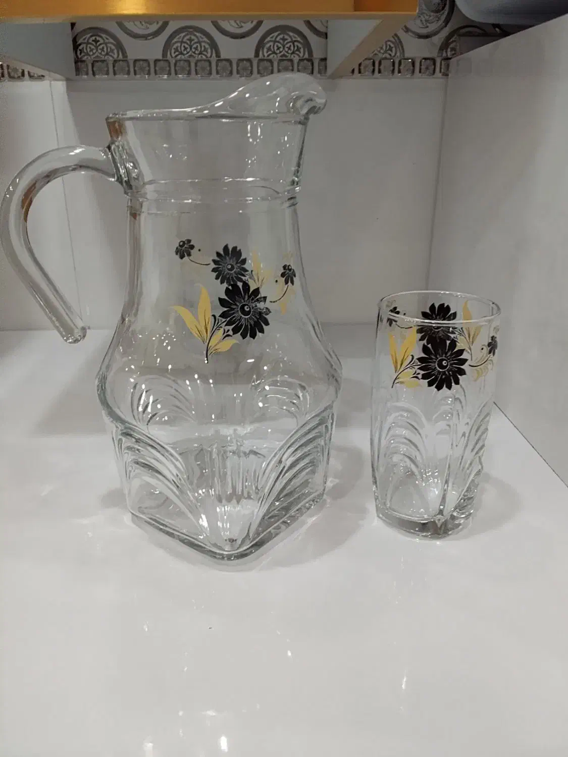 ۱۸ لیوان و ۳ پارچ|ظروف سرو و پذیرایی|اشنویه, |دیوار