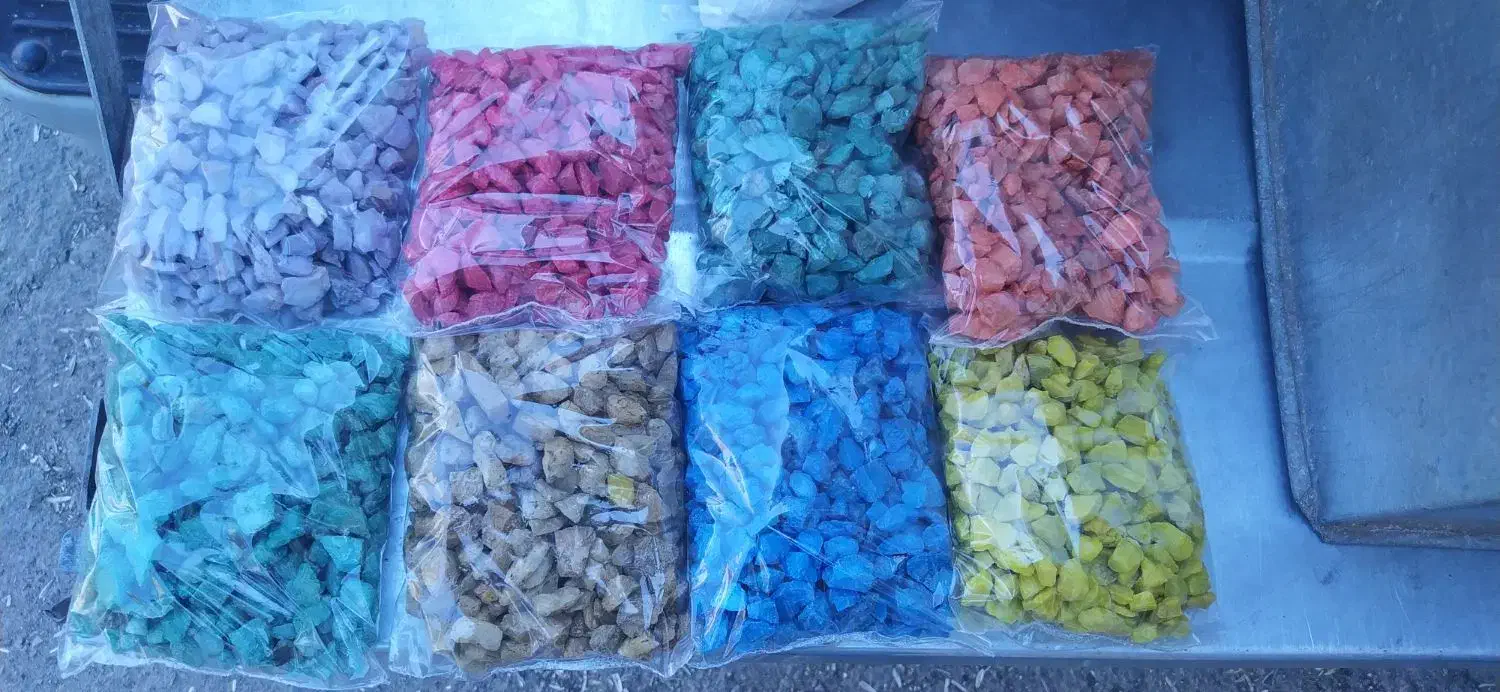 شن رنگی|گل و گیاه طبیعی|رباط‌کریم, رباط‌کریم|دیوار