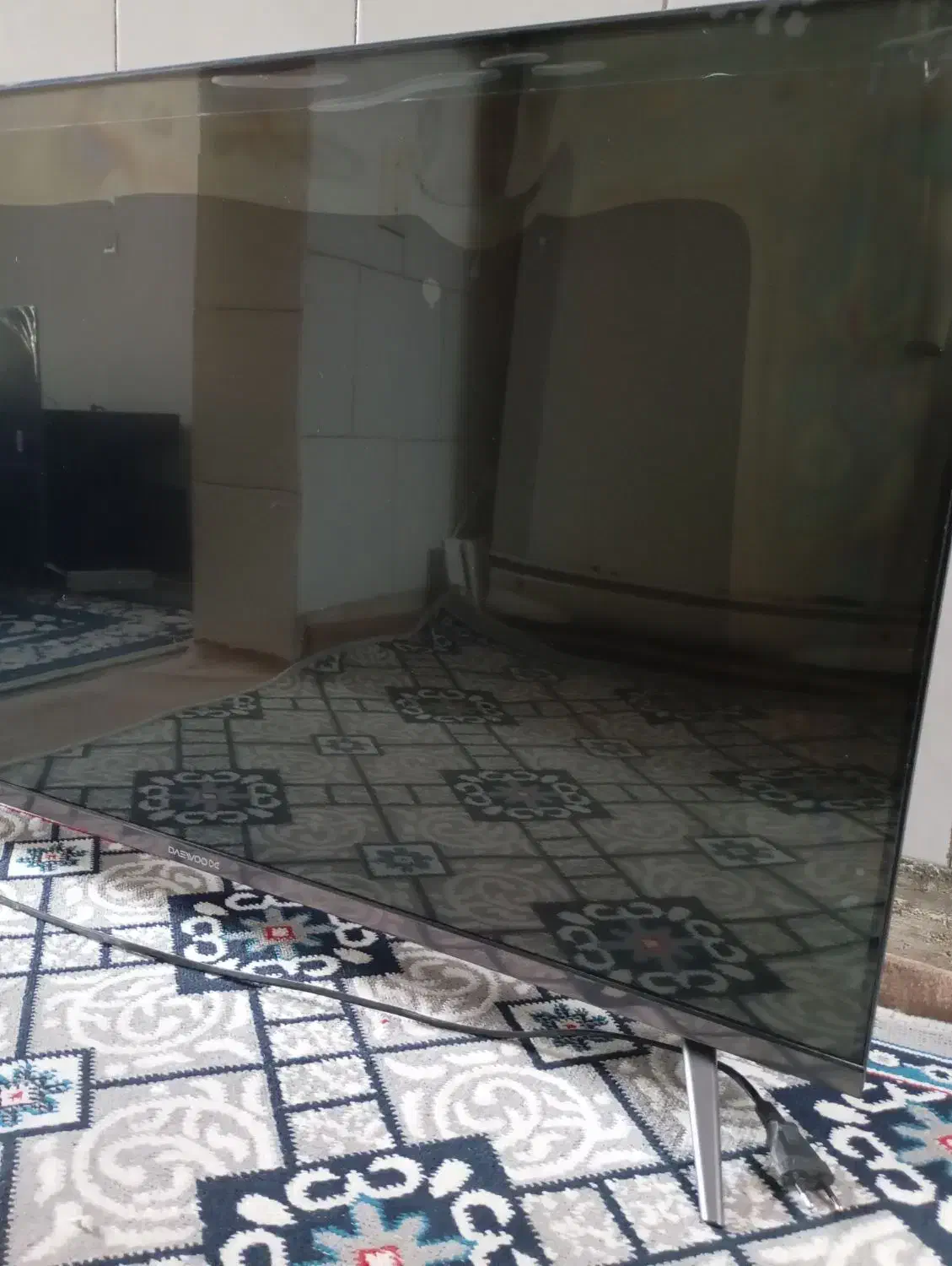 ال ای دی 43 ضربه خورده|تلویزیون و پروژکتور|ساوه, |دیوار