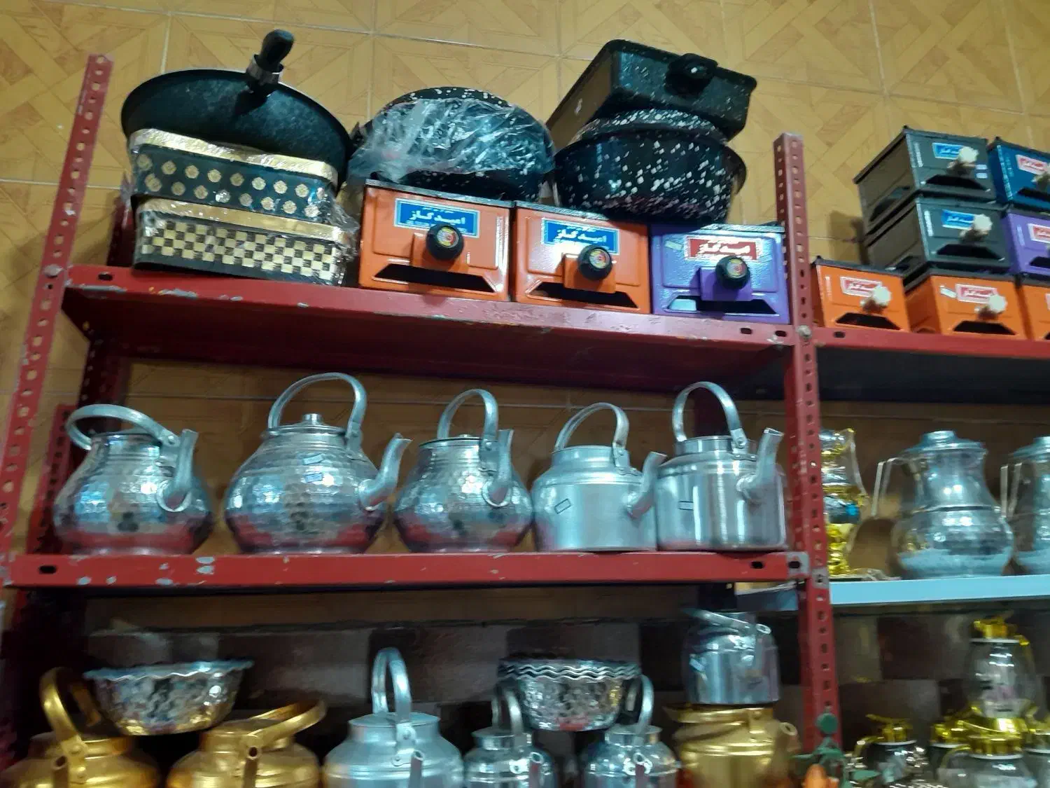 قفسه دیواری فلزی  هم جدید هم طرح قدیم موجوده|فروشگاه و مغازه|املش, |دیوار