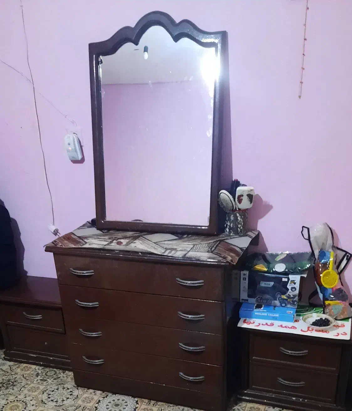 تخت خواب ۲نفره ومیز ناهارخوری طرح اپل سالم|تخت و سرویس خواب|مسجد سلیمان, |دیوار