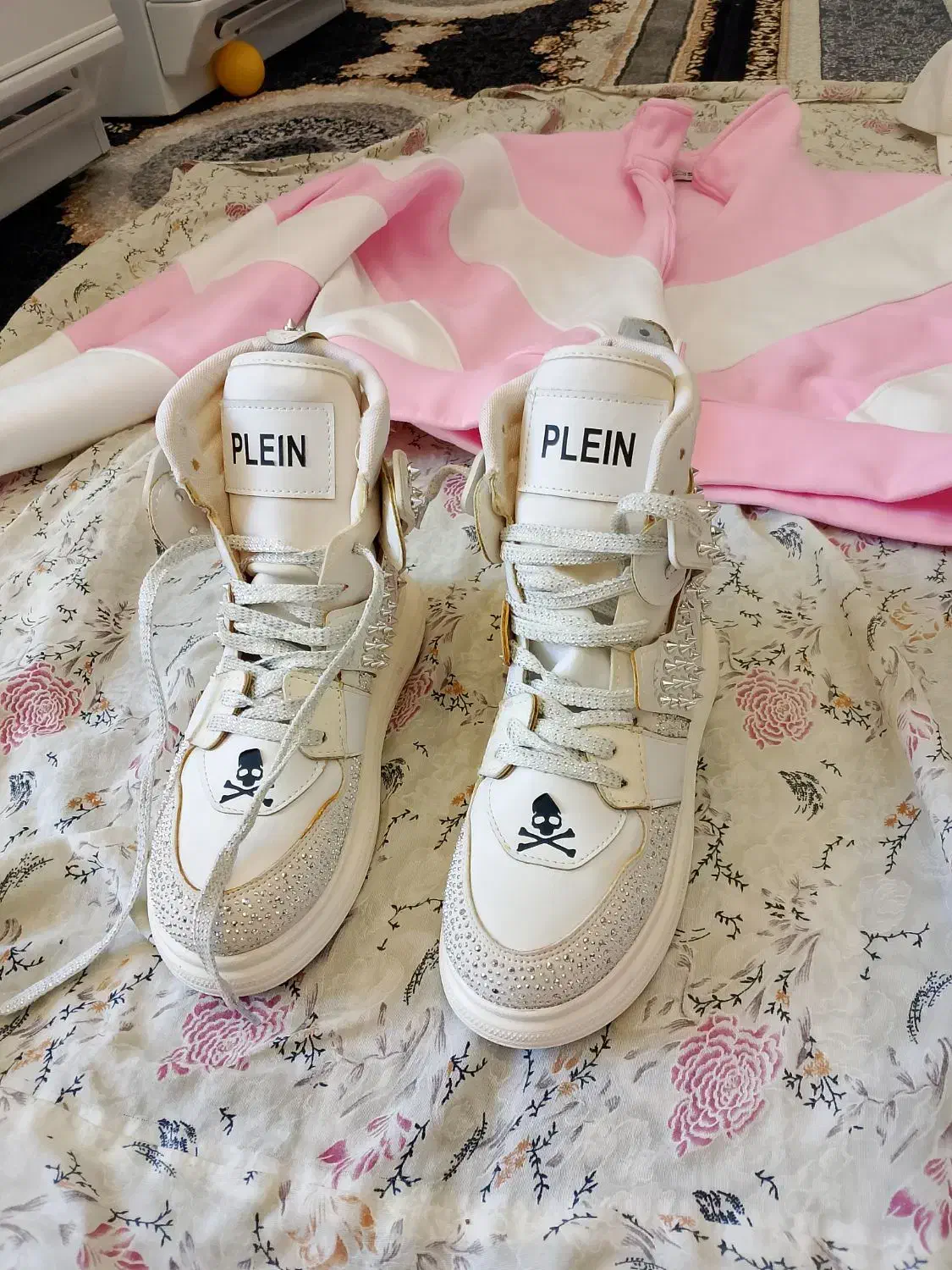 کفش ترند نگینی اسپایک دار سایز ۳۸ ۳۹|کیف، کفش، کمربند|شیراز, شهرک سراج|دیوار