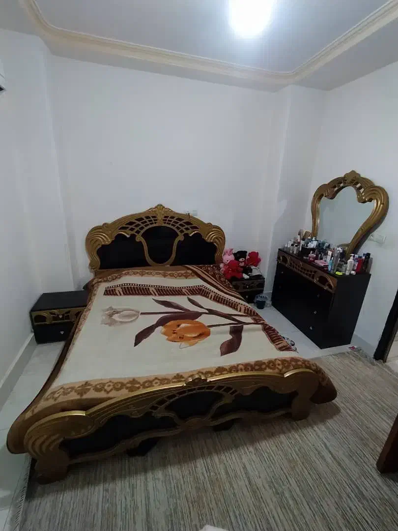 مبل راحتی و تخت خواب بفروش می رسد|مبلمان خانگی و میز عسلی|بندرعباس, |دیوار