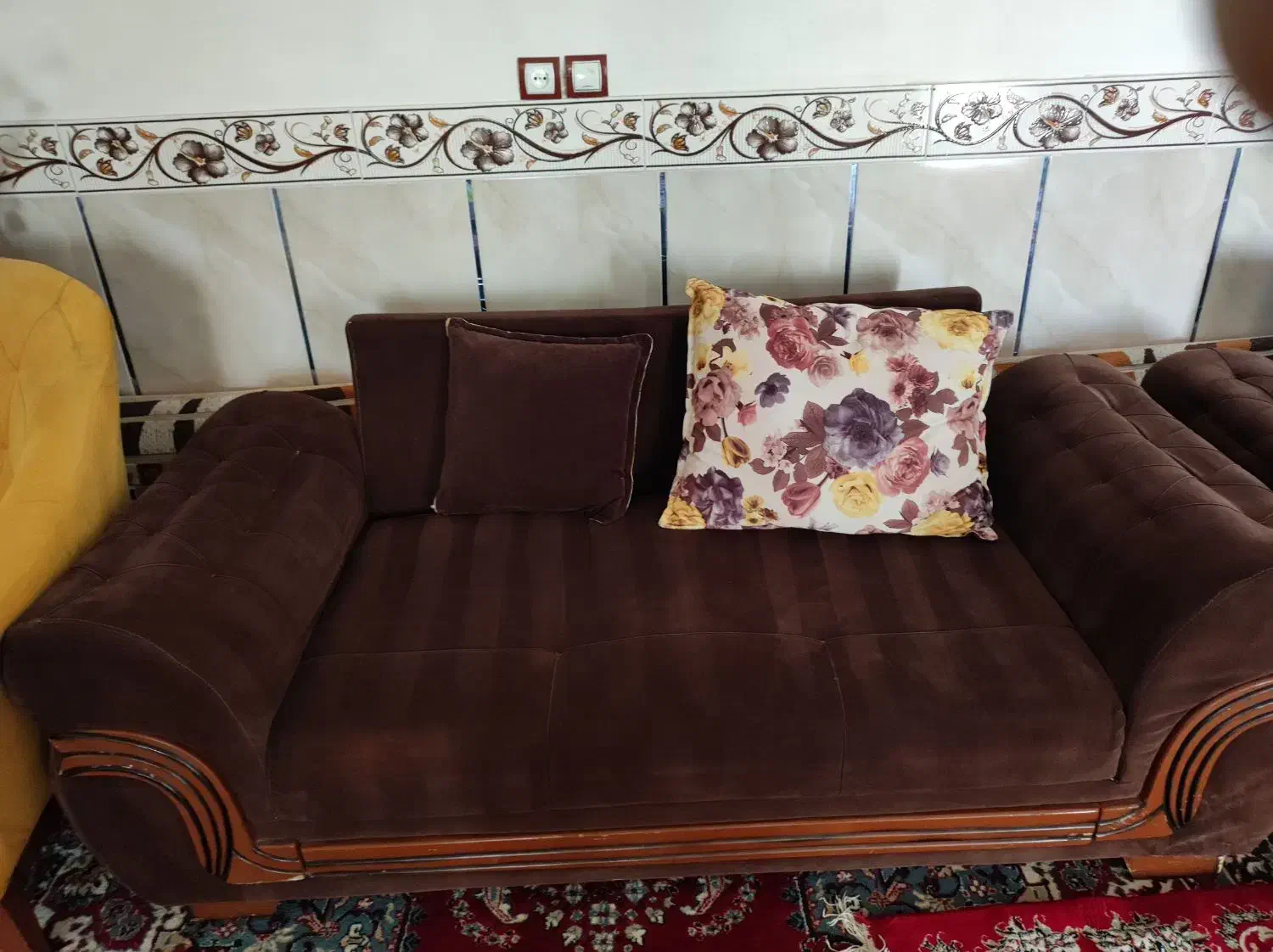 مبل چوبی وراحتی هفت نفره محکم|مبلمان خانگی و میز عسلی|تاکستان, |دیوار