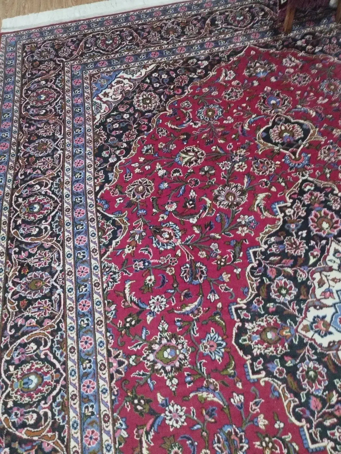 قالی نجف آبادی|فرش|شیراز, شاهچراغ|دیوار