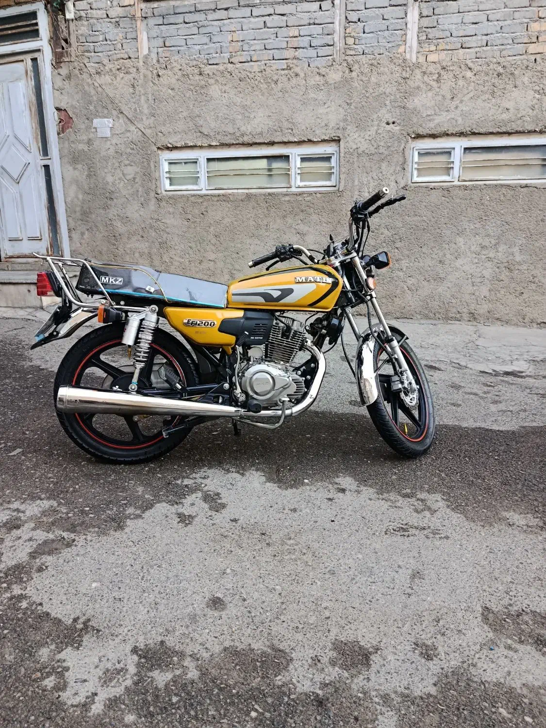 متین200. 1404|موتورسیکلت|دورود, |دیوار