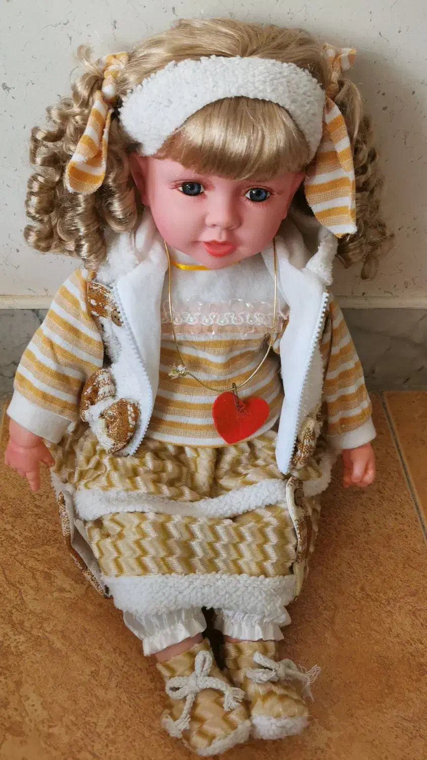 عروسک فانتزی جذاب وکاملا نو همراه با جعبه|اسباببازی|اصفهان, کشاورزی|دیوار