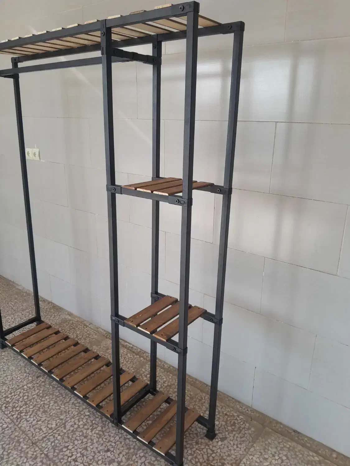 رگال لباس بغل طبقه ای|کتابخانه، شلف، قفسه‌های دیواری|رباط‌کریم, شهرک صنعتی ده‌حسن|دیوار