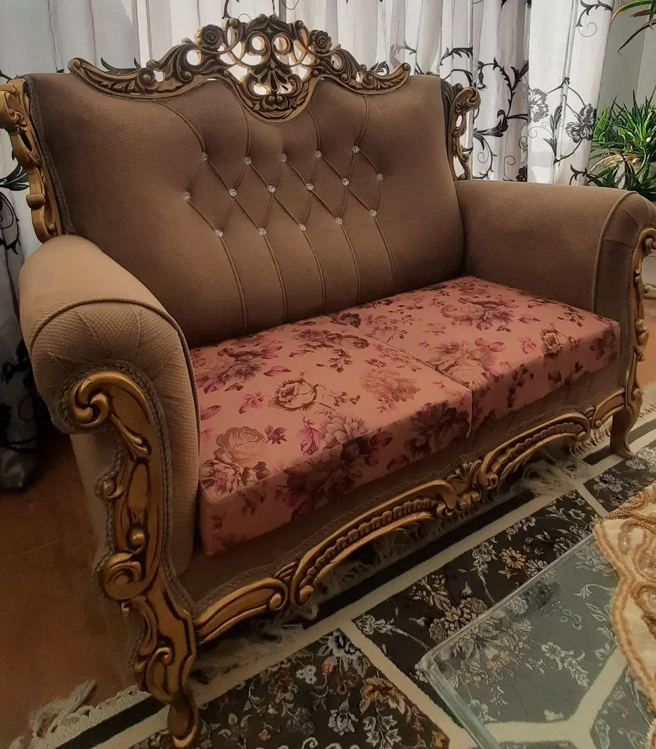 مبل سلطنتی|مبلمان خانگی و میز عسلی|شیروان (خراسان), |دیوار