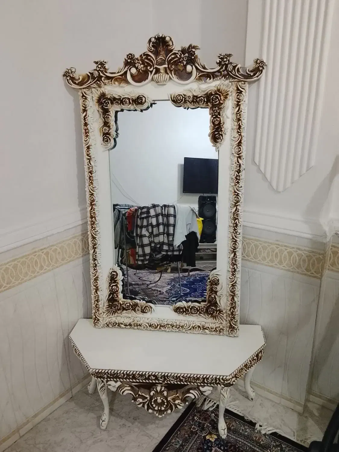 اینه|آینه|گرگان, |دیوار