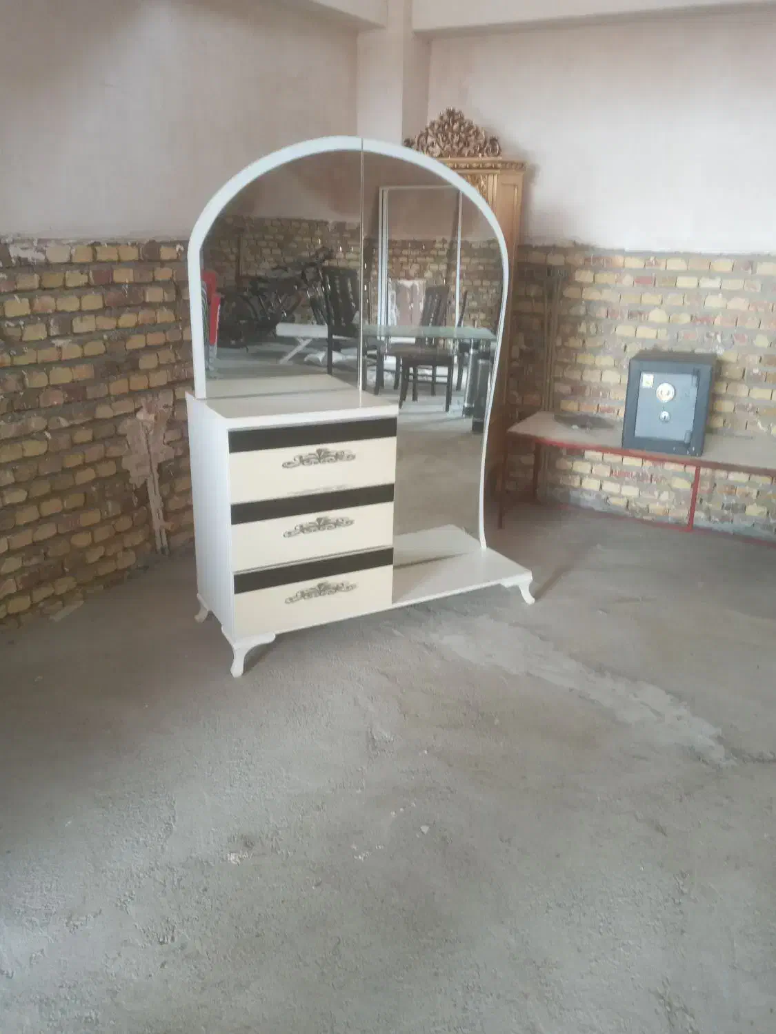 میز آرایش|جاکفشی، کمد، دراور|ارومیه, |دیوار